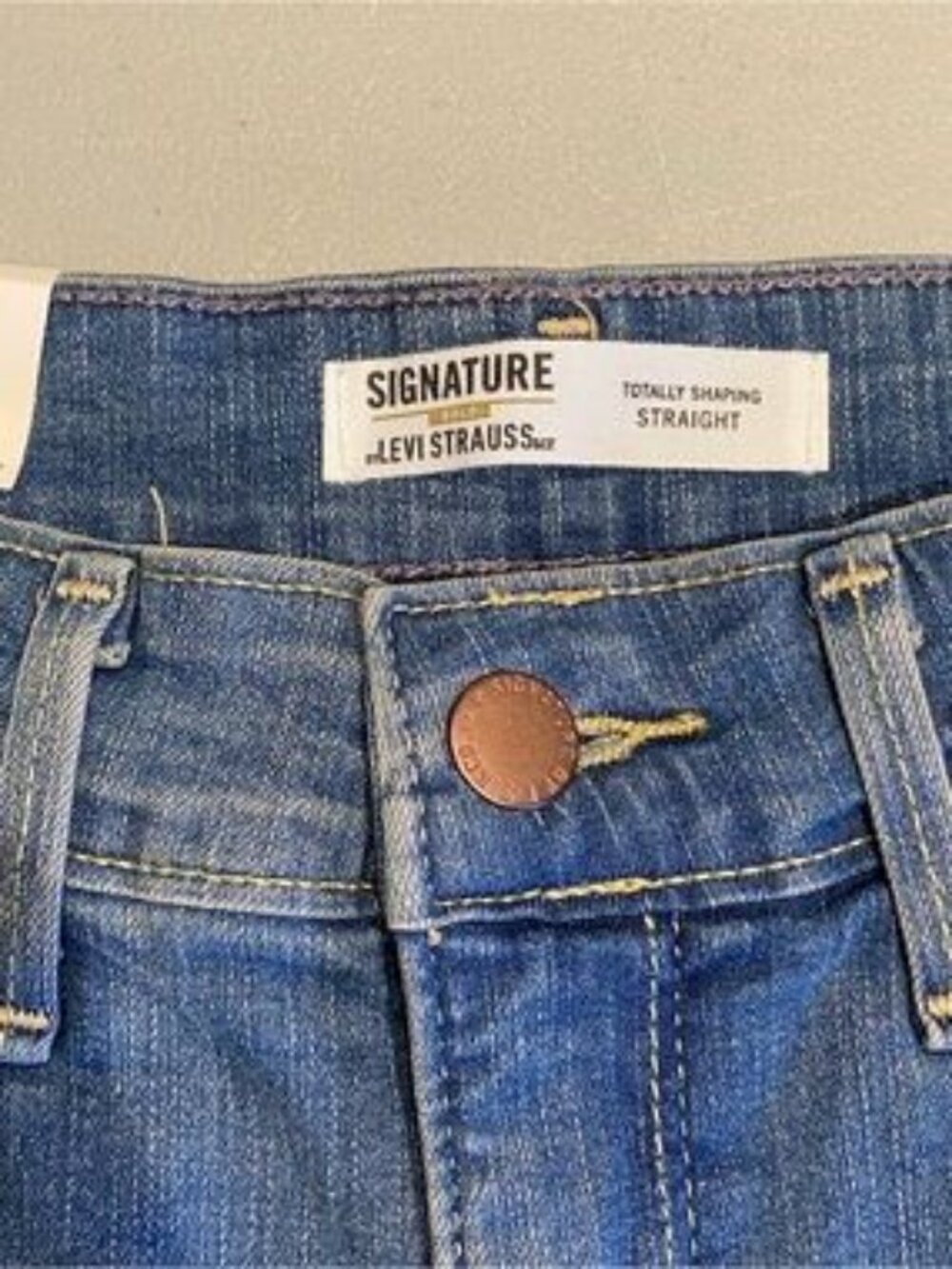 Signature by Levi Strauss Women's Straight Leg Jeans, size 4S, NWT - Picture 2 of 6